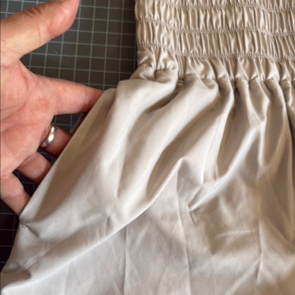 Nike High Waist Cream Shorts - Picture 6 of 6